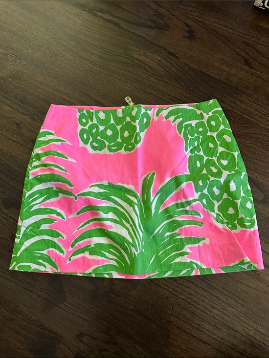 Lilly Pulitzer Dresses & Skirts - Lilly Pulitzer Pink Mini Skirt with Green Tropical Print